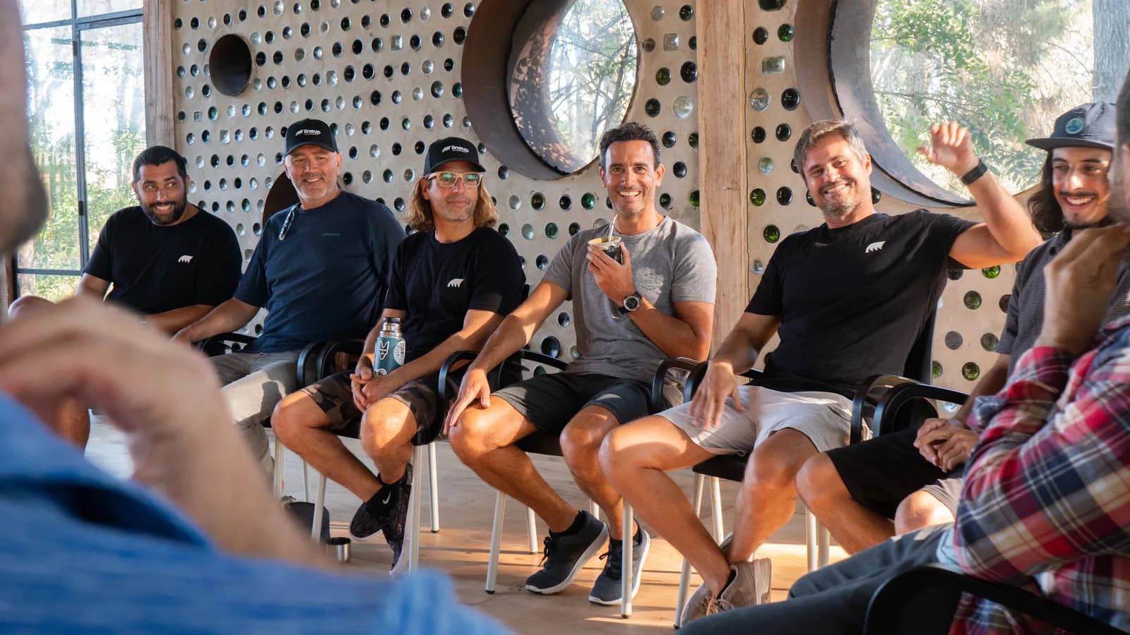 Lineup, la app uruguaya de surf para ver las olas en vivo, compra la brasileña WavesNow