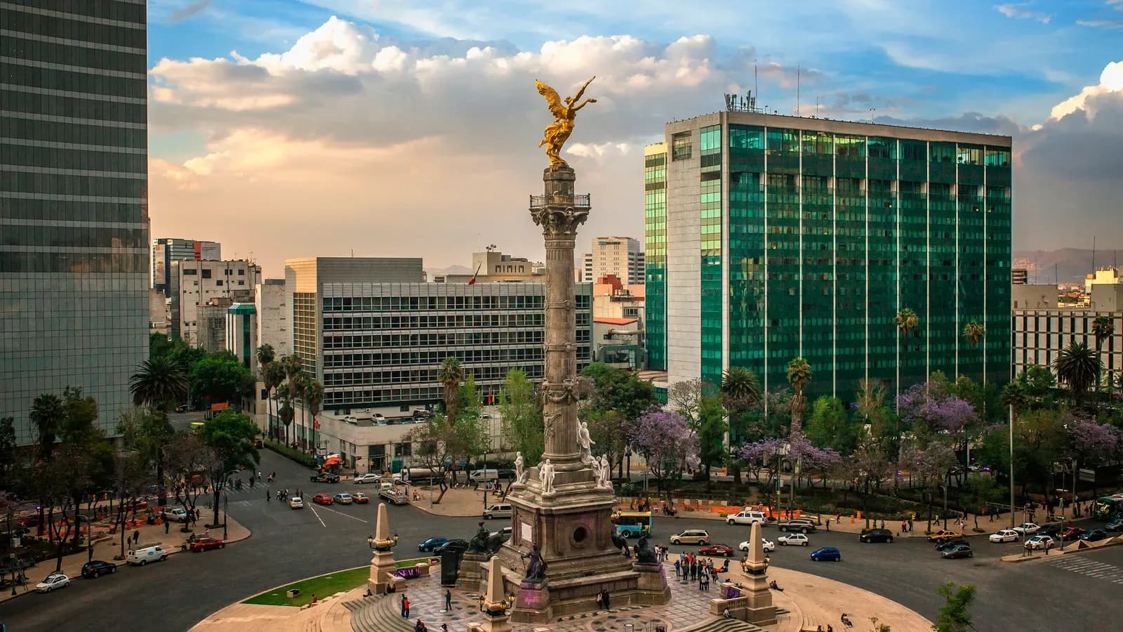 Bancos y fintech piden ajustes al tope de 1,30% a las comisiones de tarjeta en México