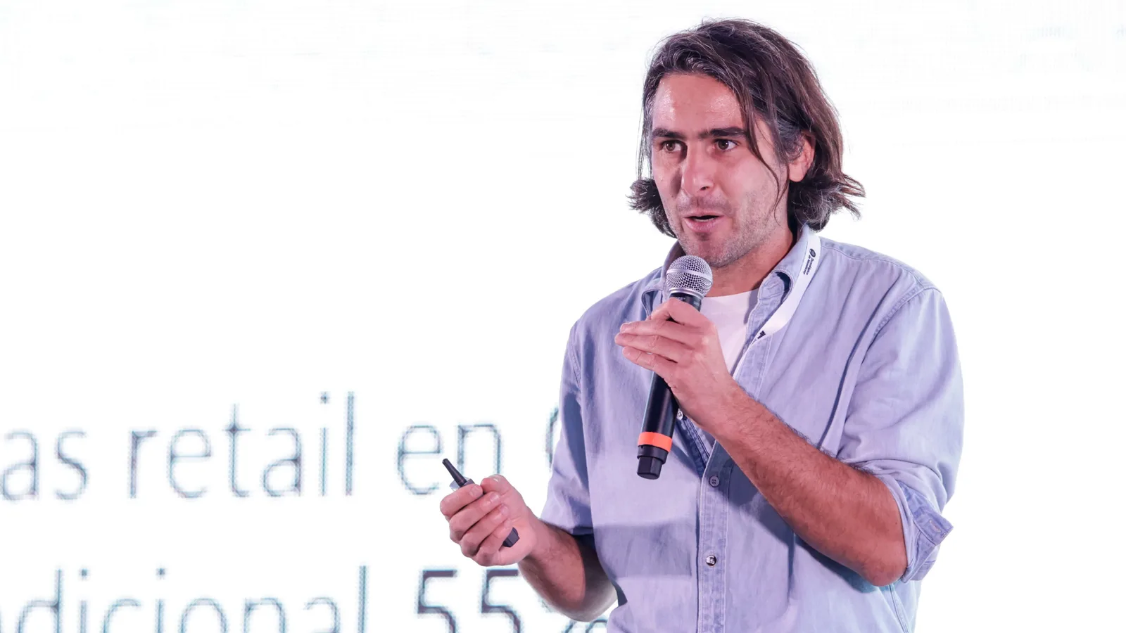 Simón levanta US$1,1M para capacitar a trabajadores de retail sin sacarlos del trabajo