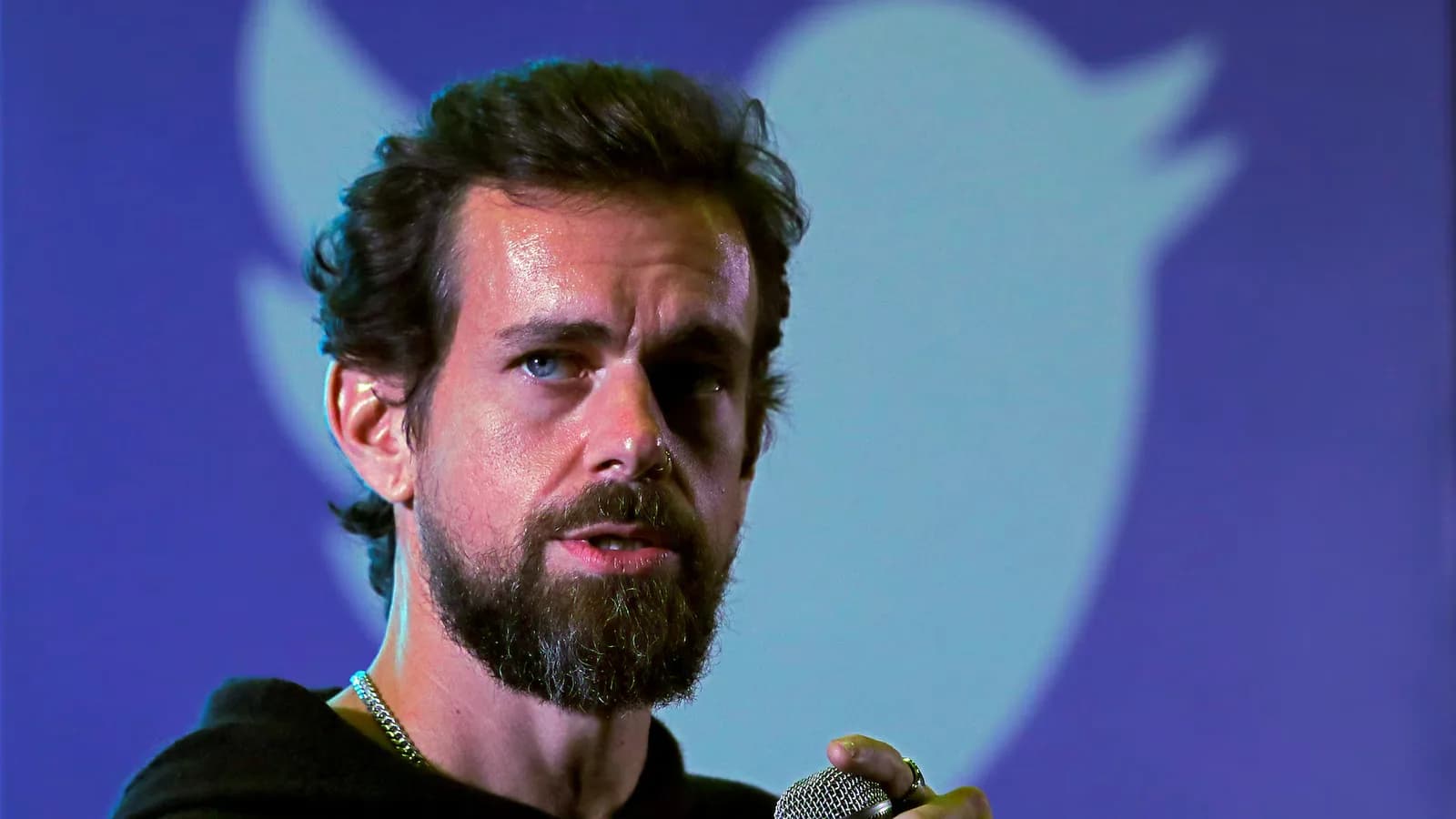 Jack Dorsey; el cofundador de Twitter y Block lanzó Buzz, un chat de trabajo con agentes de IA.
