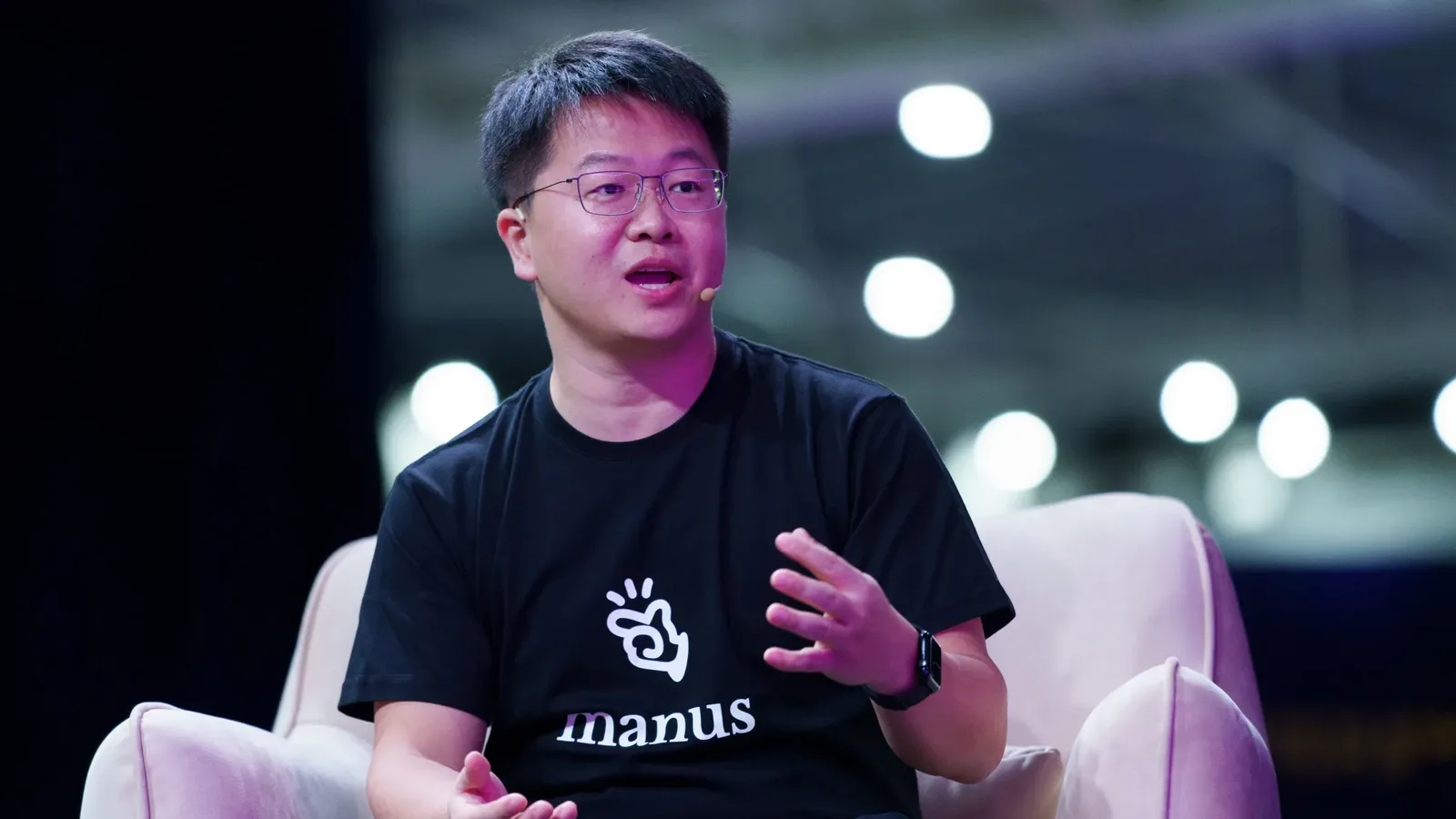 China deja salir a los fundadores de Manus tras caerse su venta a Meta