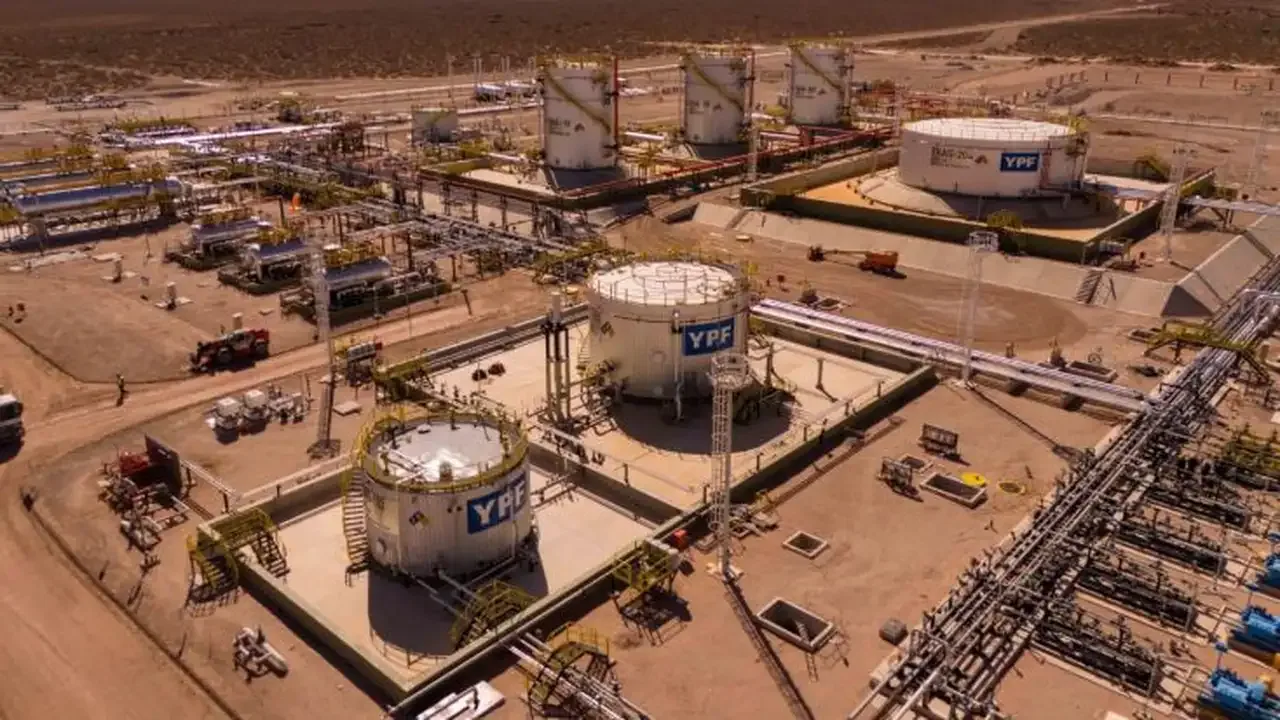 YPF presentaría ante el RIGI un proyecto de US$4.500 millones para desarrollar Vaca Muerta en Mendoza